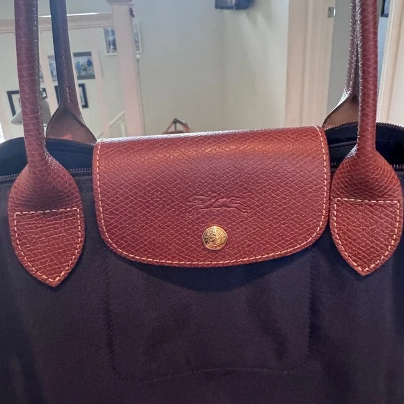 Medium Le Pliage Nylon Shoulder Tote in Navy Blue - Picture 5 of 16